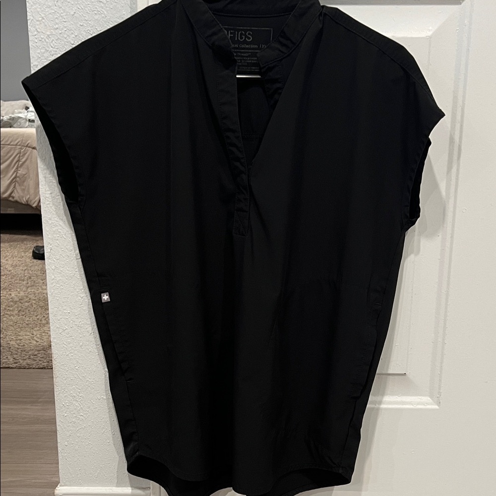 Figs Black V-Neck Scrub Top